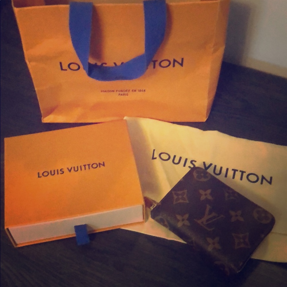 Louis Vuitton classic elegant wallet LV